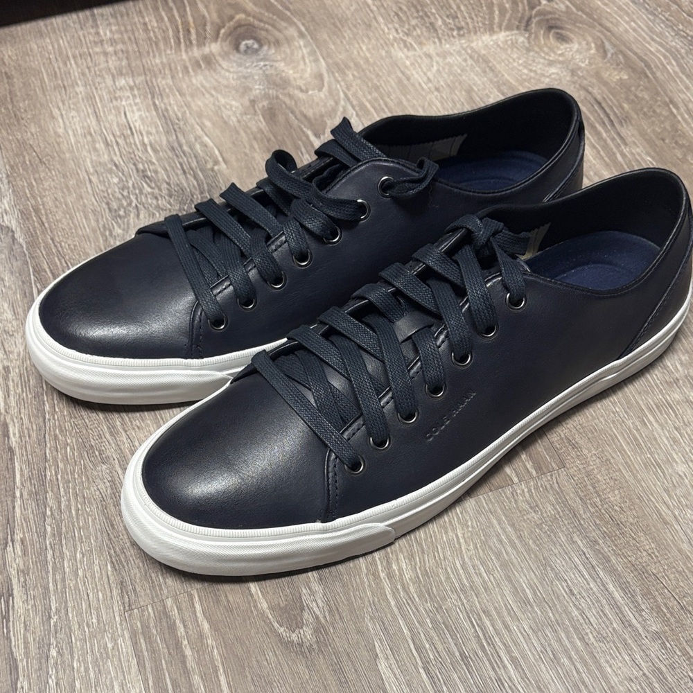 Men's Navy Blue Leather Sneakers